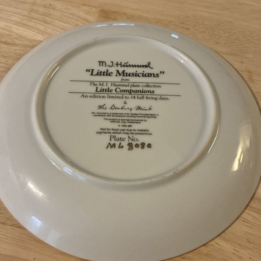 M. J. Hummel Little Companions "Little Musicians" Decorative Plate 1992‎ - Picture 6 of 10